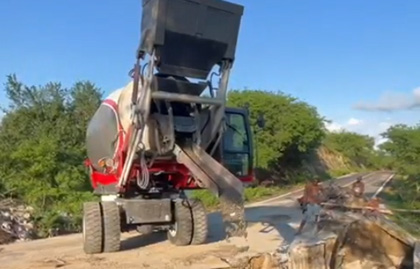 Caso mezclador de autocarga